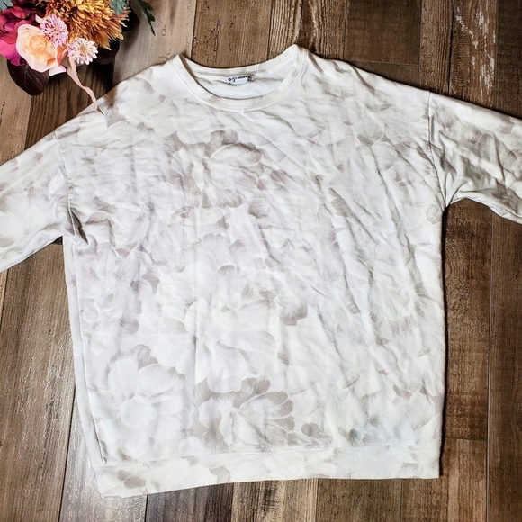 Athleta Gray and White Floral Women's Crewneck Fleece Pullover Sweatshirt EUC - Picture 4 of 15